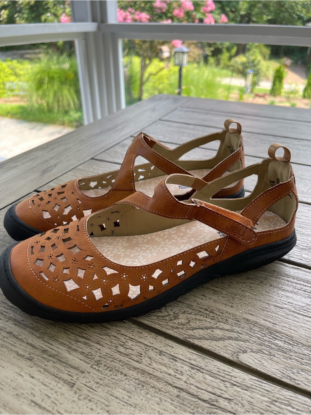 JBU Women's Bellevue Encore Tan Slingback Mary Jane Shoes Size 9 Wide - Picture 2 of 6